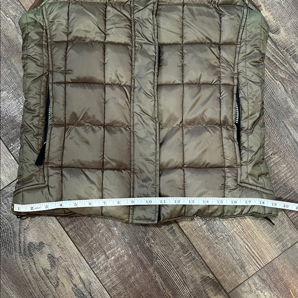 Cowgirl Hardware Vest - Picture 13 of 14